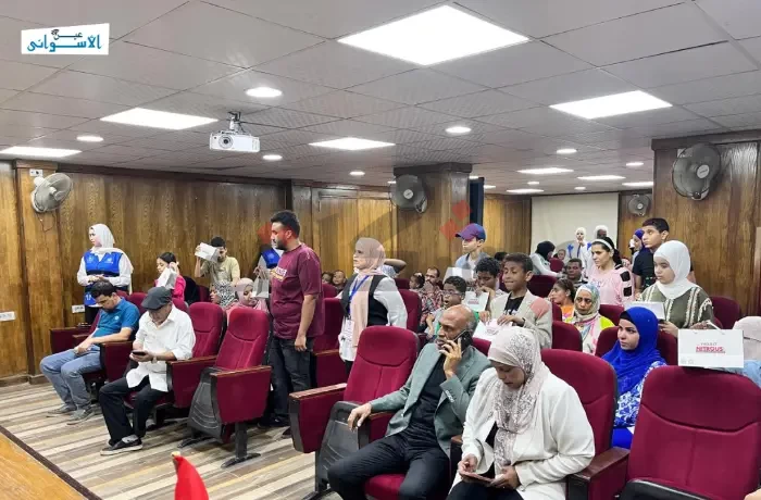 "طريق مضيء لطفلي" تحتفل بعامها الأول بتوزيع أجهزة للمكفوفين 