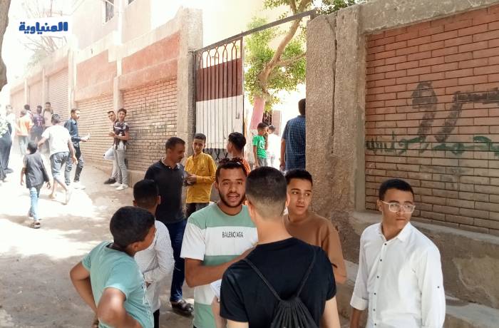 "أجازة أخيرًا".. طلاب الشهادة الإعدادية بالمنيا ينتهون من امتحان العلوم