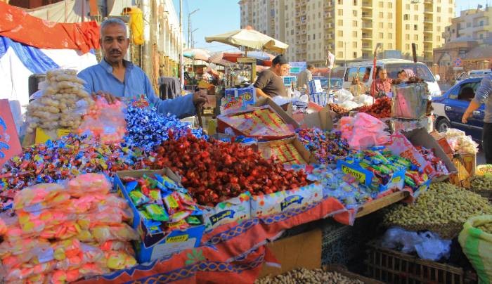 ألبوم صور - حلوى و"تسالي" العيد تنشر البهجة في شوارع #سوهاج