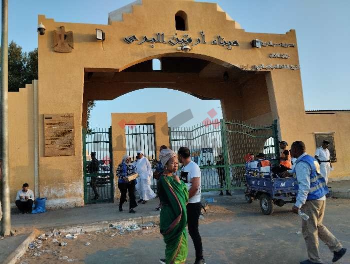 From “Arqeen” border crossing.. Thousands of fleeing feeling exhausted