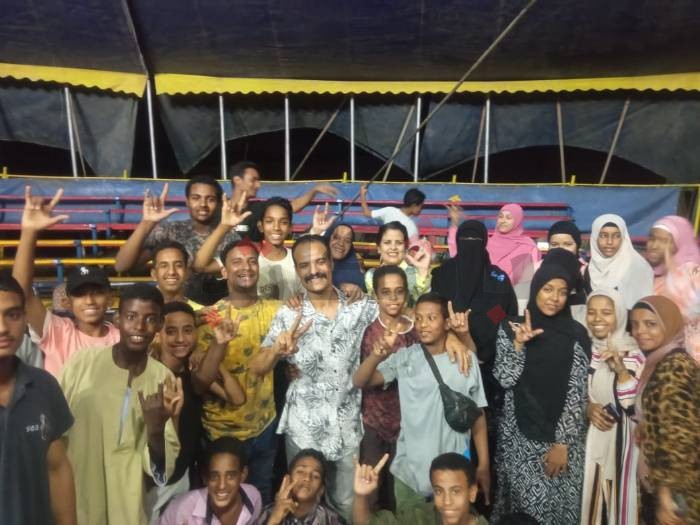 انطلاق أولى حفلات السيرك الهولندى بأسوان