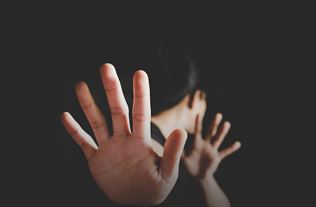 نظرات لا ترحم