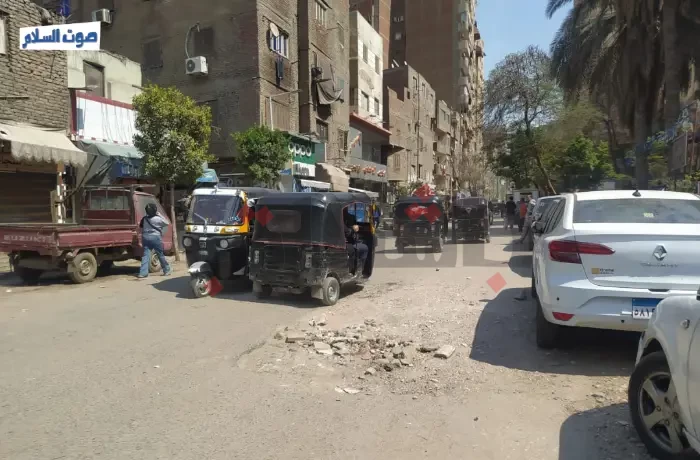 في دار السلام.. "التوكتوك" وسيلة التنقل الوحيدة تحت ضغط غلاء البنزين