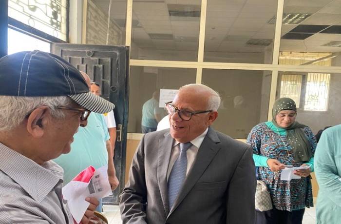 تسليم 3  آلاف "كارت ميزة" لمستحقي بدل المنطقة الحرة في بورسعيد