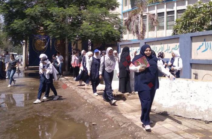 طلاب الثانوية العامة بأسوان: امتحان "الألماني" و"الفرنساوي"بين السهل والمتوسط