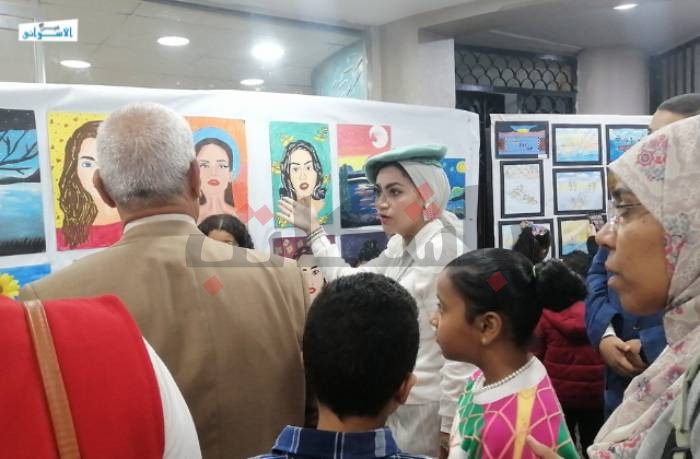 رسم وموسيقى في احتفال نادي التجديف بأعياد الطفولة