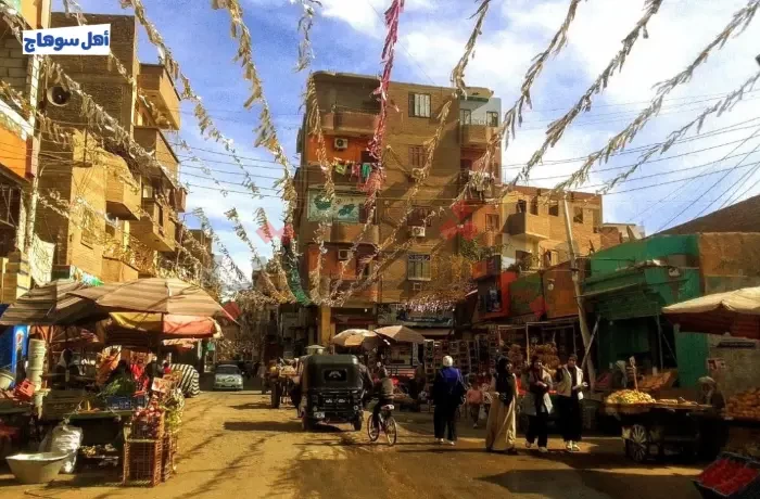 "فيها حاجة حلوة".. شوارع سوهاج تستقبل رمضان 