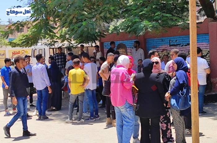 آراء متفاوتة حول امتحاني الاقتصاد والاحصاء في ثاني أيام امتحانات الثانوية العامة