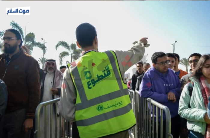 متطوعو معرض الكتاب.. ملهمون في خدمة الثقافة