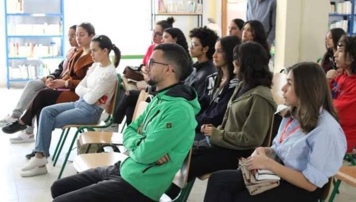 الهلال الأحمر يؤهل طلاب "البكالوريا" نفسيًا للامتحانات