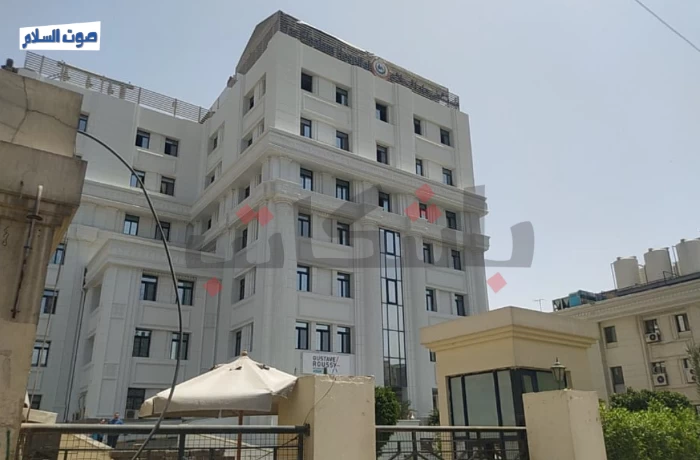 بعد اتفاقيات معهد "جوستاف".. مرضى الأورام يتكدسون أمام مستشفى "هرمل"