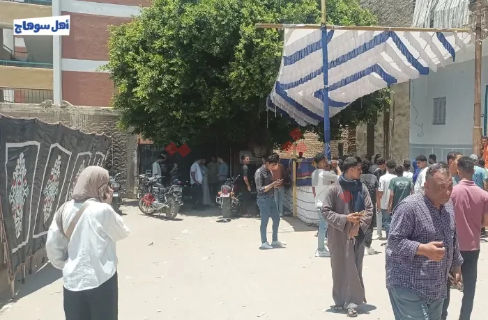  طلاب الثانوية العامة يشكون من صعوبة "الإنجليزي" والتفتيش 