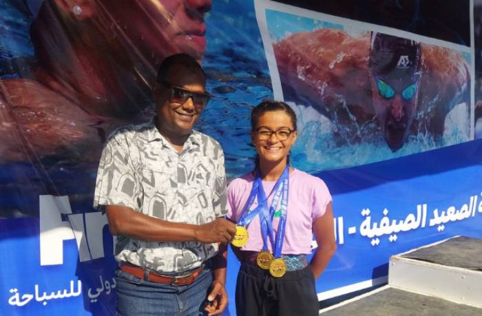 أسوان تحصد 31 ميدالية في بداية سباقات فوق الـ12 ببطولة الصعيد للسباحة