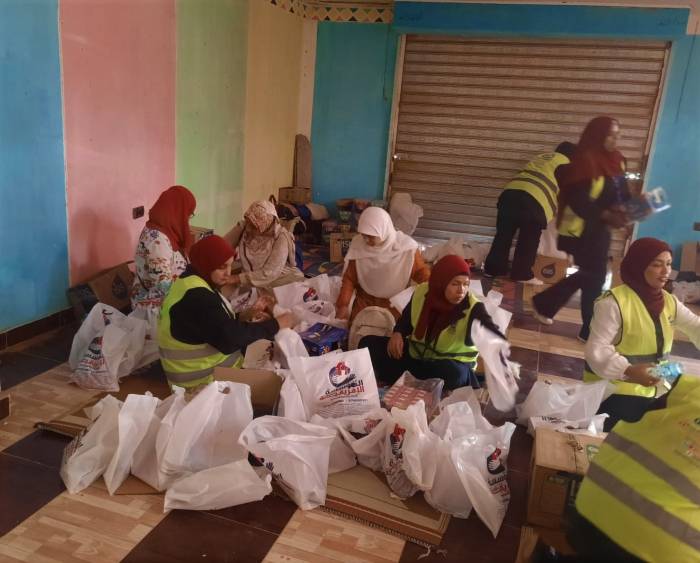 دعم نفسي وألعاب للأطفال ووجبات| مؤسسة بأسوان تطلق قافلة مساعدات للسودانيين