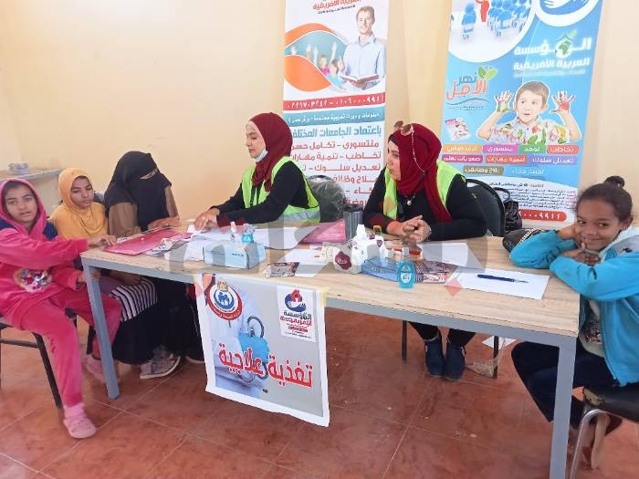 إقبالٌ من أهالي أبو الريش على قافلة "المؤسسة العربية" الطبية