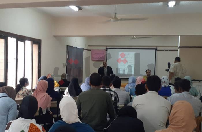 كيف تتعامل مع مرض السكر؟.. محاضرة في قصر ثقافة المنيا