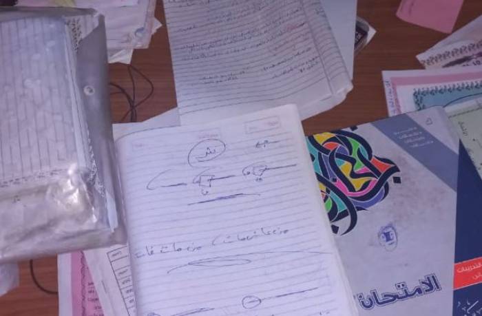 عالقون في "عُنق الزجاجة”.. عن كابوس الثانوية العامة الذي يتوارثه الطلاب كل عام