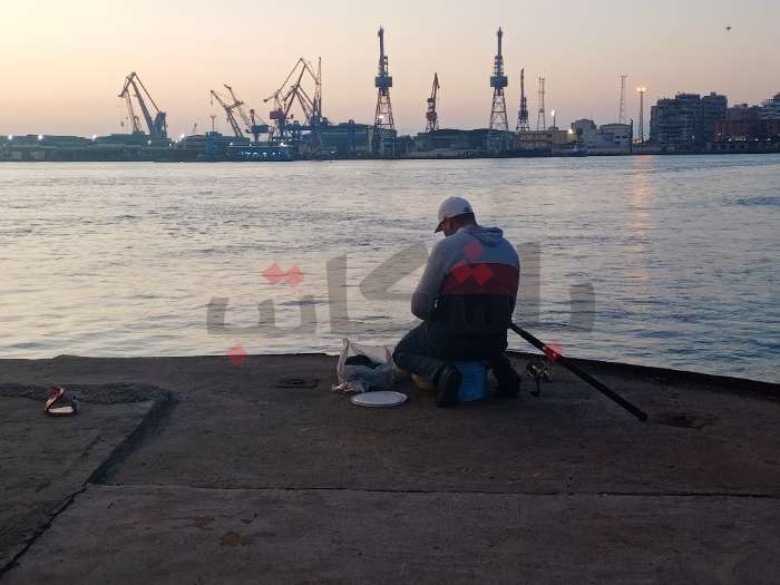 توقف الصيد وسقوط أمطار رعدية.. نوّة "الكرم" تضرب بورسعيد