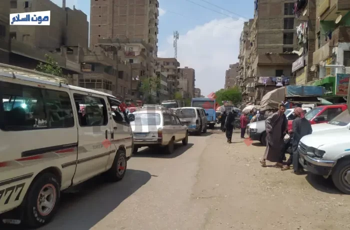 سيرًا على الأقدام.. كيف واجه أهالي دار السلام ارتفاع أسعار البنزين؟