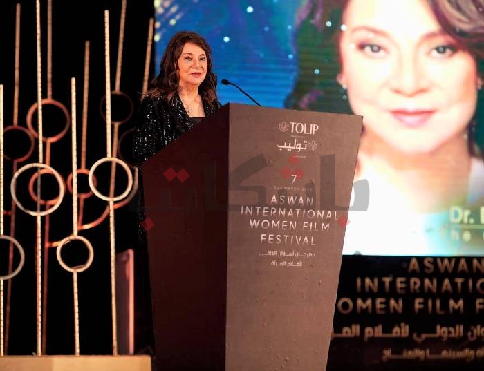 بعد تكريمها من "أسوان الدولي".. درية شرف الدين: الإعلامي بدون ثقافة يساوي صفر