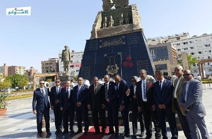 في أثناء الاحتفالات.. مواطنون يعبرون عن سعادتهم بالعيد القومي لأسوان