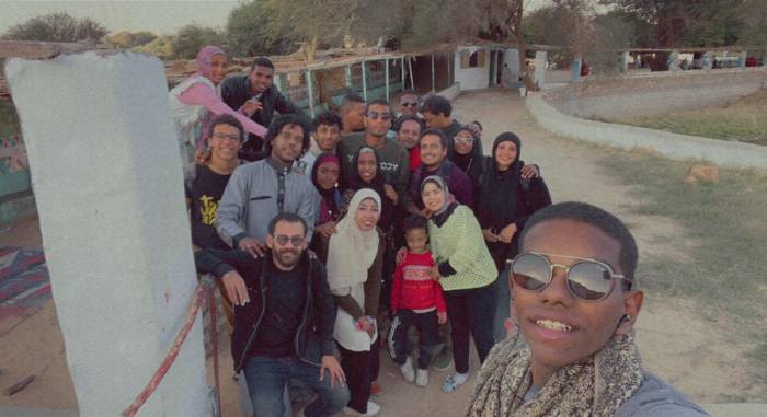 فرقة مرايا تواصل تدريبات "المصحة" في قصر ثقافة العقاد