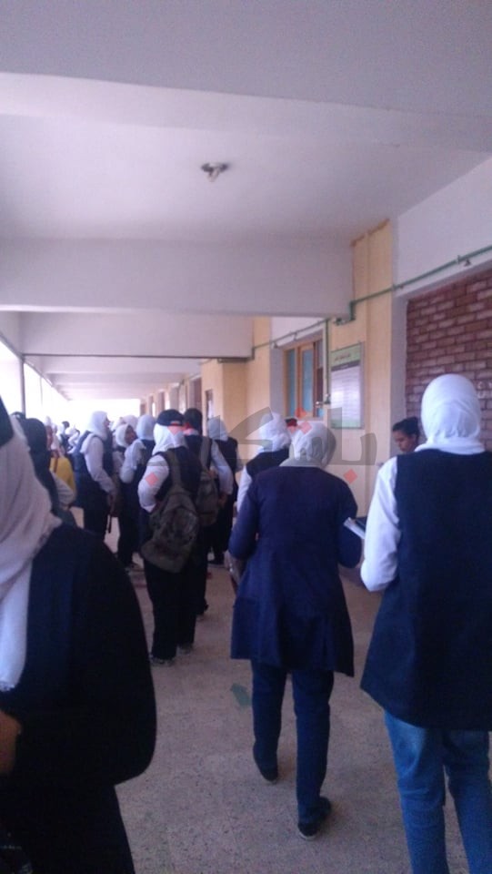 تباين آراء "الأول الإعدادي" الاعدادي في امتحان الهندسة