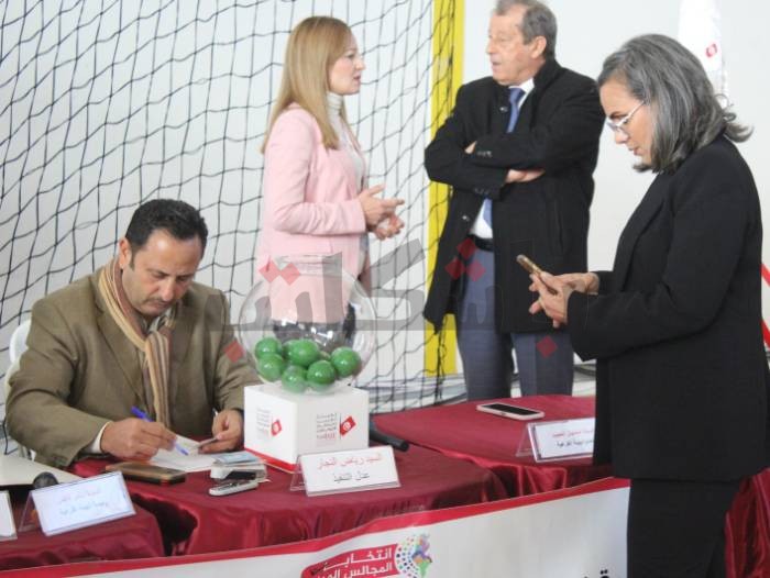 اقبال ضعيف في أول أيام التصويت بالانتخابات المحلية