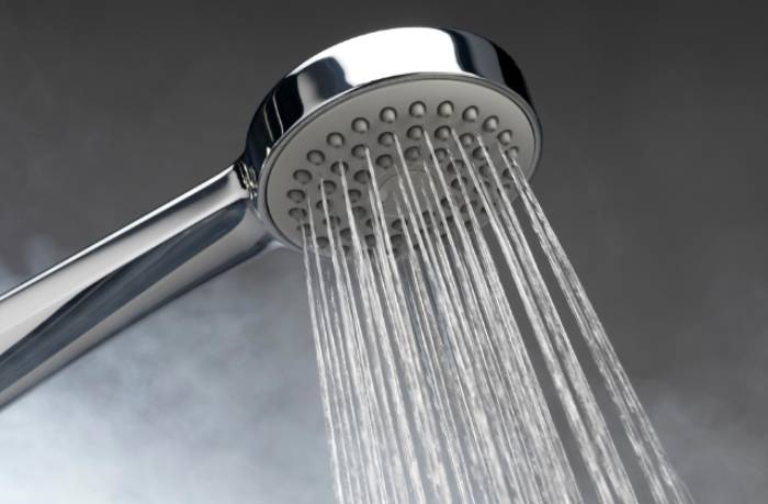 الاستحمام بمواعيد.. أزمة انقطاع المياه مستمرة في بني خلاد