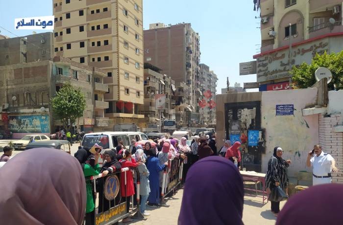 انقطاع الكهرباء في نهاية امتحان اللغة الإنجليزية "السهل"