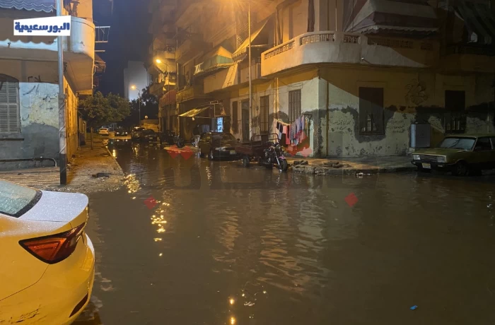 تراكم الأمطار يشل حركة السكان في مدينة بورفؤاد: "كل سنة على ده الحال"