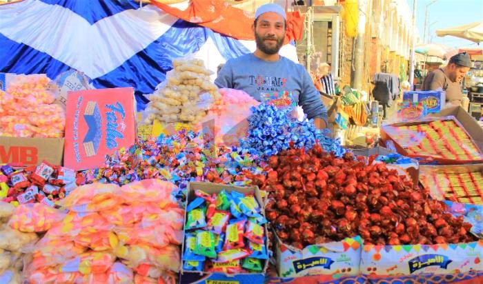 برغم الإقبال.. تضارب الآراء حول أسعار تسالي العيد