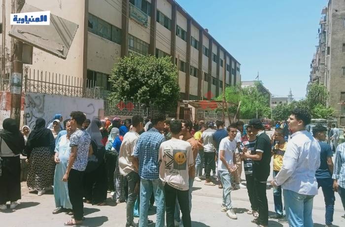 طلاب العلمي يشكون من "الكيمياء" والأدبي: "الجغرافيا سهلة"