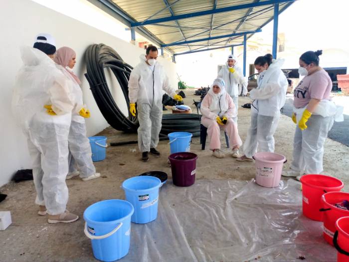 لمكافحة كورونا .. السلط المحلية تنظم حملة نظافة بمدرسة التحرير