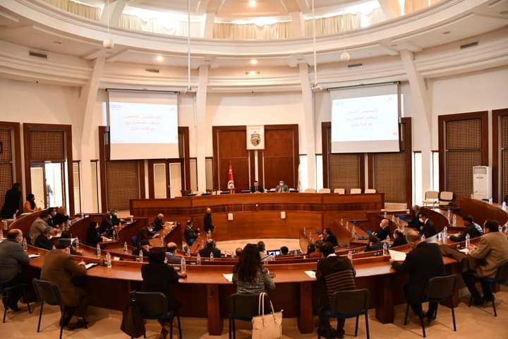 إعفاء رئيس الحكومة ووزيري الدفاع والعدل من مهامهم