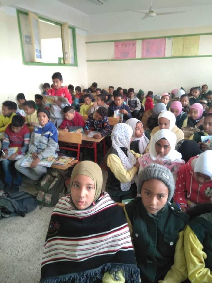 قوافل تعليمية لتكثيف دروس الإنجليزية بـ"كوم امبو"