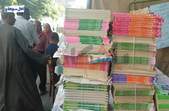تصل إلى 610 جنيه.. الكتب الخارجية عبء على الأسر المصرية