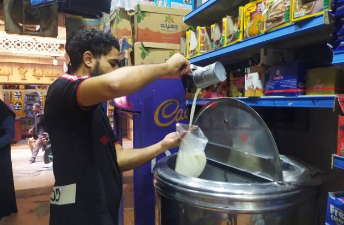 كوب الشاي باللبن .. حلم بـ"الكالسيوم" أنهاه كابوس "التعويم"