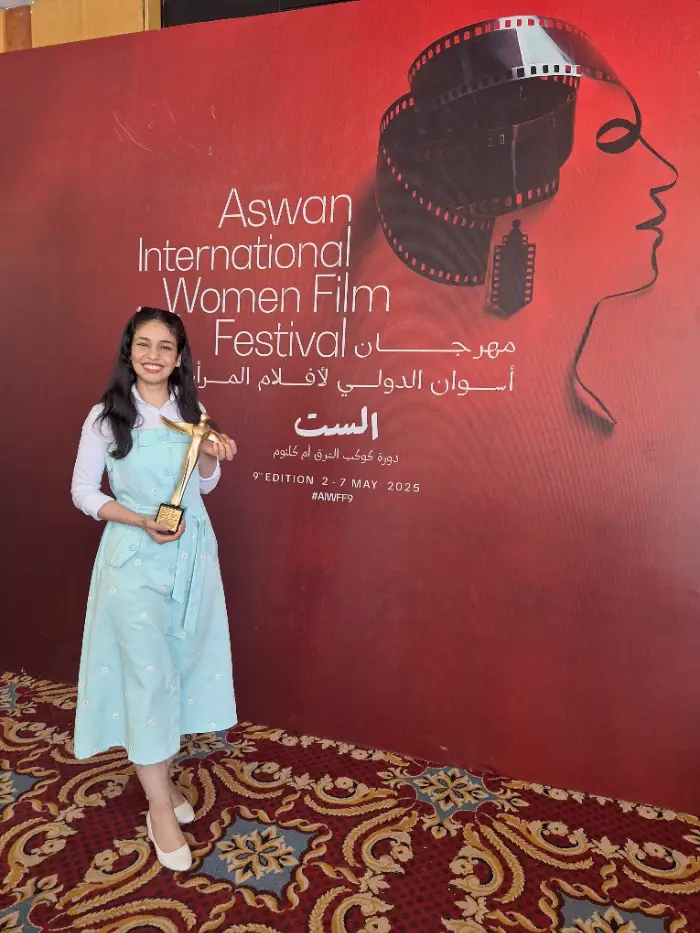 بعد فوز فيلمها في مهرجان أسوان.. ليزا كمال: "أحب الطب والفن"