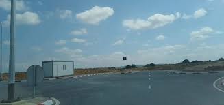 أسلاك الإنترنت تثير استياء الأهالي في بني خلاد