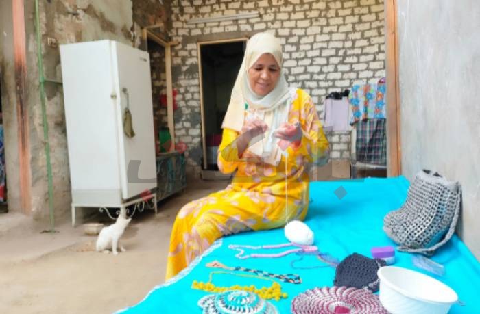 "شريفة".."التمكين" يمر "من خرم إبرة"