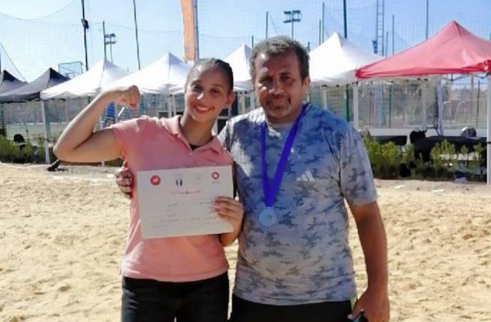 أصغر مصارعة شاطئية نسائية.. والد ندى سمير: "بدأت رحلتها في سن التاسعة"