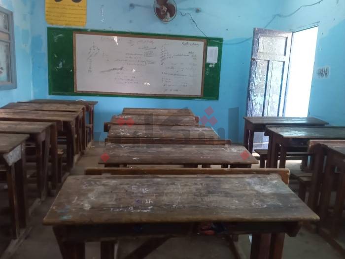 "خناقة اول ديسك".. بين اجتهاد الأول ومتعة الأخير في مدارس المنصورة