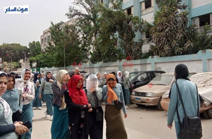 النحو "بعبع" طلاب الشهادة الإعدادية في أولى أيام الامتحانات بالقاهرة