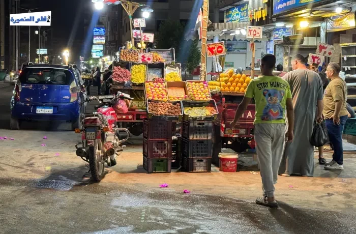 "الإيجار غالي علينا".. باعة شارع الجلاء يعودون إلى الأرصفة من جديد