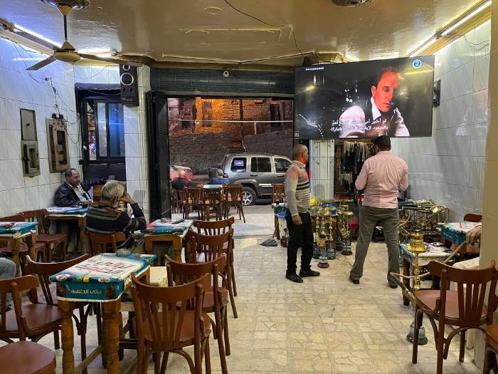 مقاهي أسوان تبدأ العد التنازلي لـ"فترة غير عادية" خلال "أمم أفريقيا"