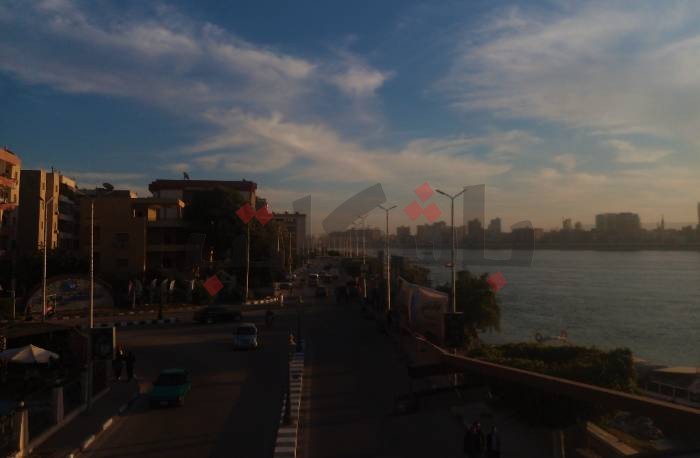 في لحظات الغروب الأخيرة.. إطلالة من أعلى كوبر أخميم