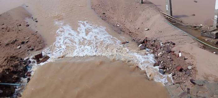 بسبب السيول.. أهالي "السد العالي" يعانون العزلة 